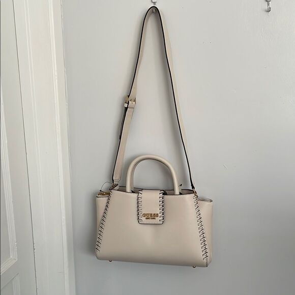Guess white /Beige Leather Handbag - Picture 1 of 9